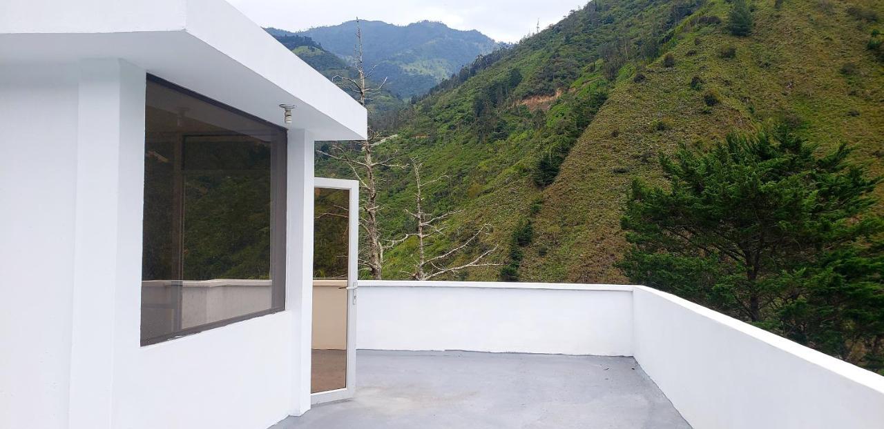 Casa Vista Hermosa بانيوس المظهر الخارجي الصورة